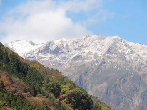 谷川岳初冠雪