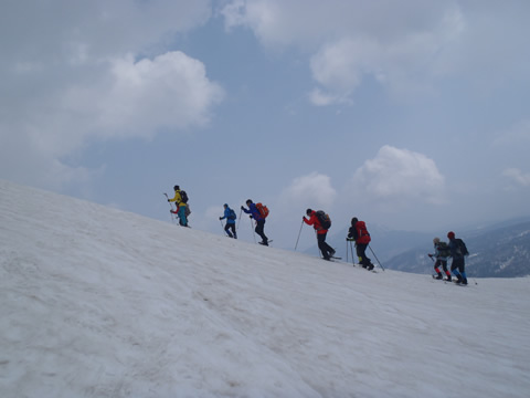 残雪期登山ツアー