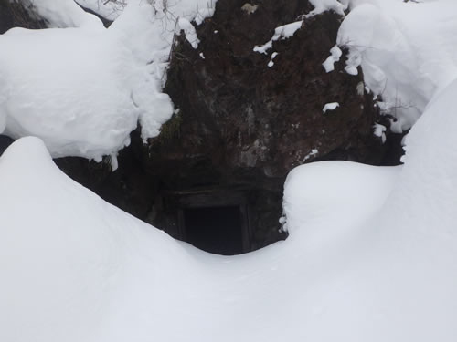 氷谷の氷室