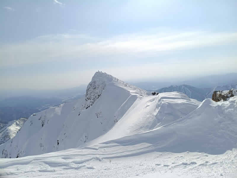 コルから見たトマ